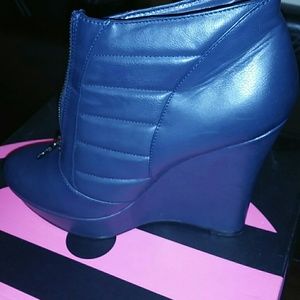 Navy Blue Zip-up Wedge Booties