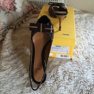 Gorgeous Decollete Zucca by FENDI❤️