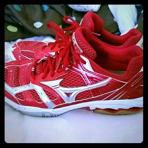 Mizuno volleyball shoes