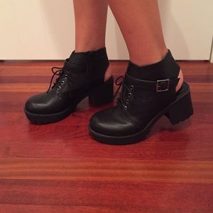 NWOT F21 Cutout booties