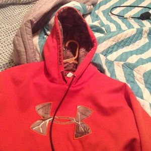 under armour sweat shirt