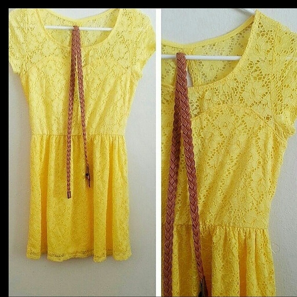 Wetseal lace yellow dress