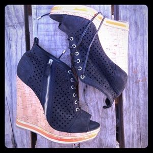 Boutique 9 wedges