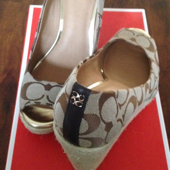 HOT SALE! Coach "Milan" wedges - Picture 2 of 4