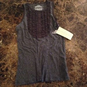 NTW button ruffle tee