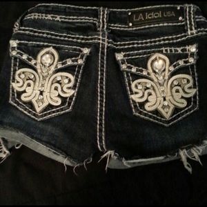 LA idol cutoff shorts