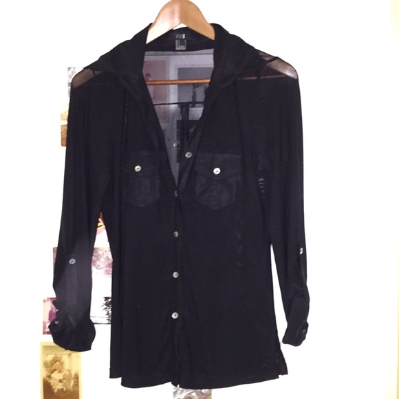 SHEER BUTTON DOWN W PEARL BUTTONS