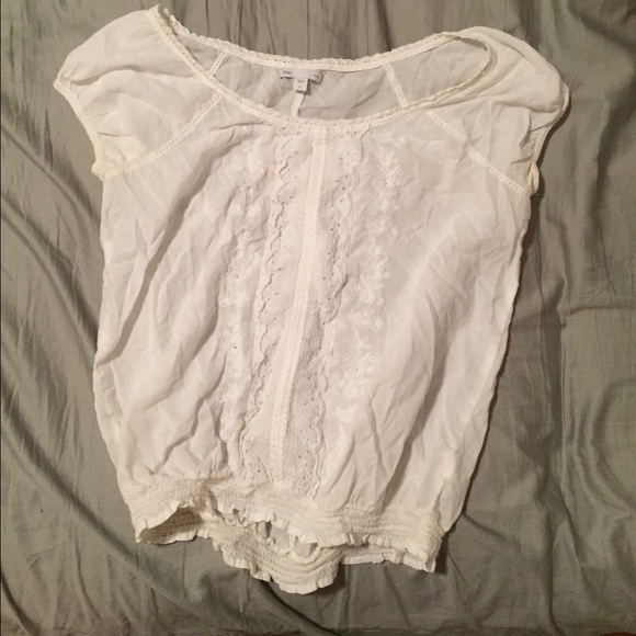 White Shirt With Lace Detailing