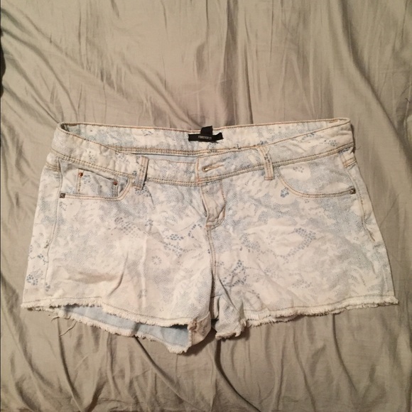 Jean Shorts With Lace Detailing