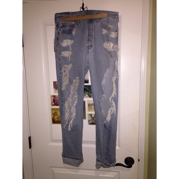 HIGH WAISTED RIPPED BF JEANS