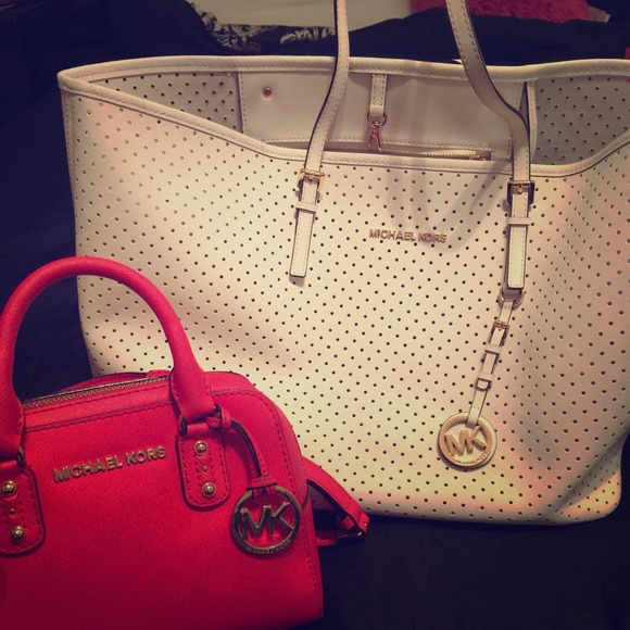 🌸@pineapple_luv White MK & Neon wristlet Bundle