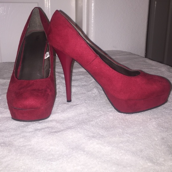 Red Suade High Hills 👠