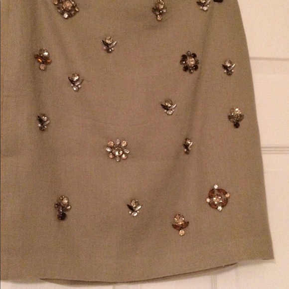 SOLD Ann Taylor 00p jeweled skirt. Awesome - Picture 2 of 2