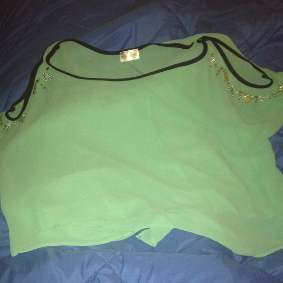 Short sleeve crop top