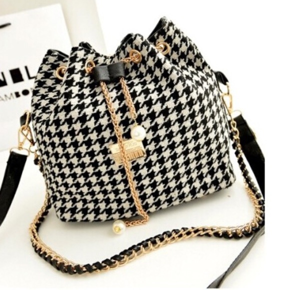 Handbags - Black bucket bag