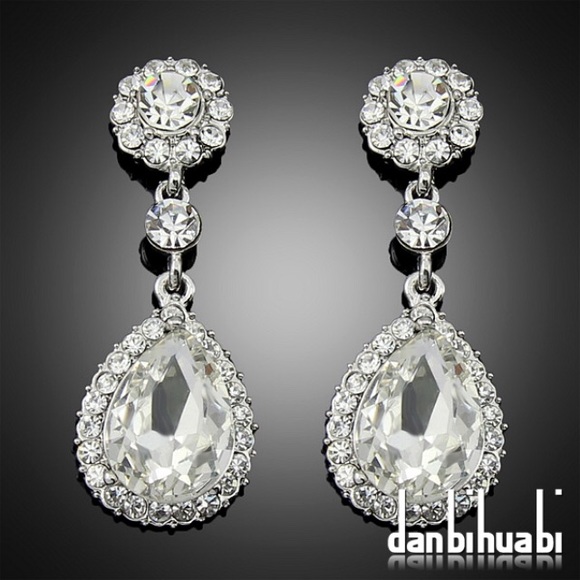 Jewelry - Bridal crystal earrings