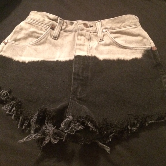 High waist ombré black shorts