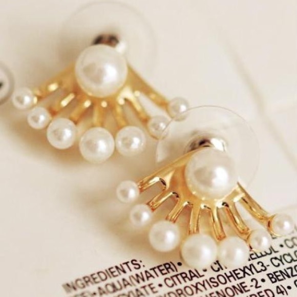 Pearl earrings