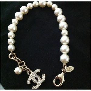 SOLD! Chanel pearl bracelet