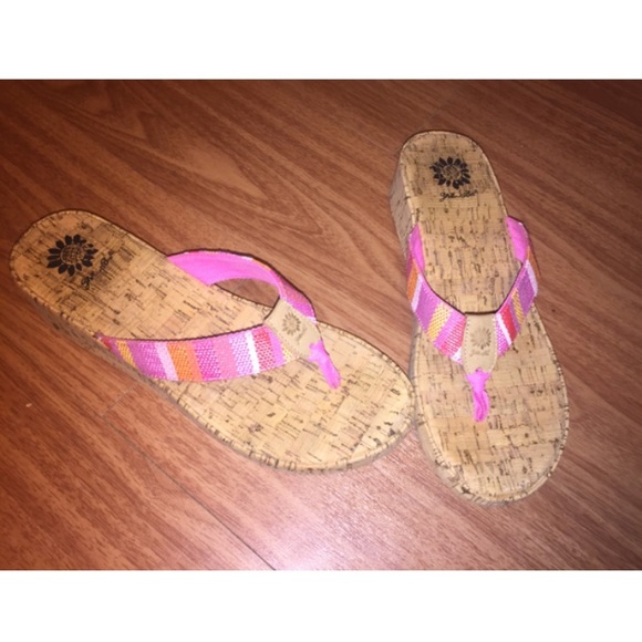 NWOT Yellow Box Flip Flops