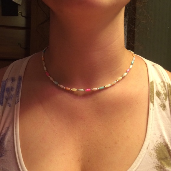 Pastel beaded necklace - Picture 2 of 2
