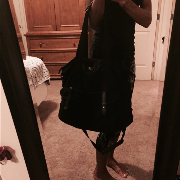 Lululemon ex large purse/gym carryall used a week - Picture 4 of 4