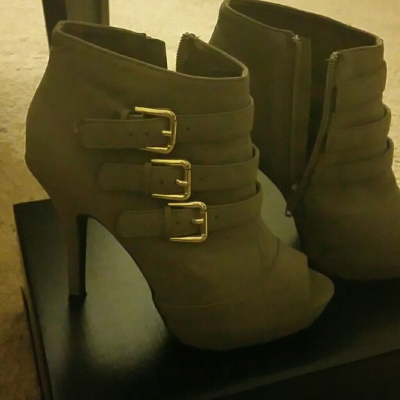 Grey faux suede booties, platform heel.