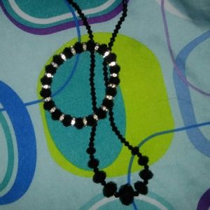Black Necklace and bracelet set!