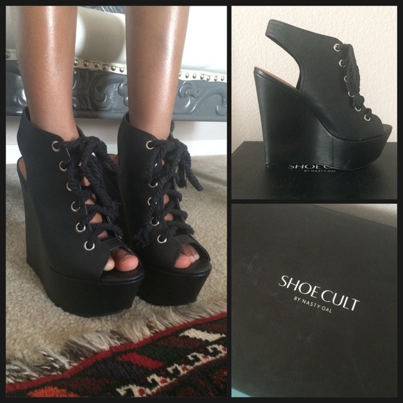 Nasty Gal Shoes - Nasty Gal Shoe Cult💘 lace up platform wedge heels