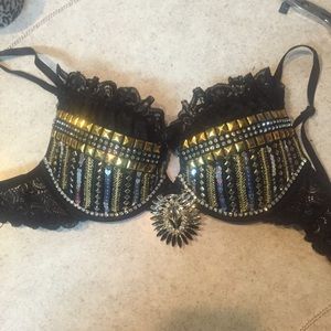 Rave bra