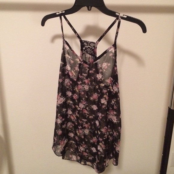 Floral loose tank top