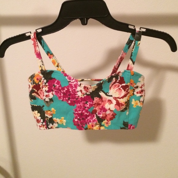 Brandy Melville floral brallete