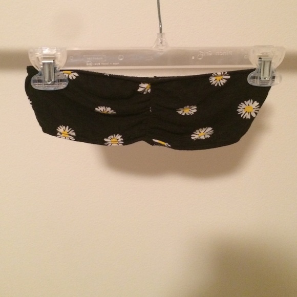 Brandy Melville daisy brallete💞