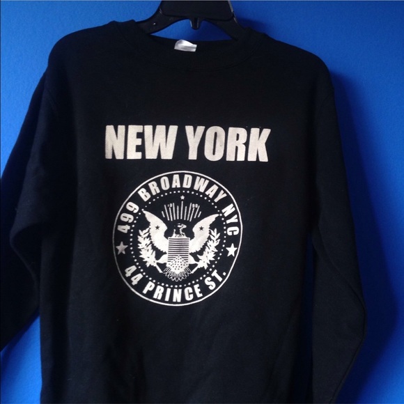 ✈️TRADEd✈️Bnwot New York sweater Brandy Melville