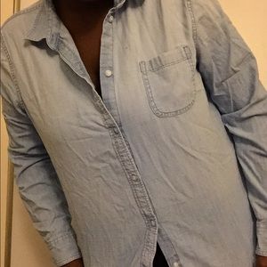 👕 AEO: Chambray Button Up