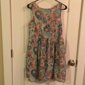 Cute high neck dress in paisley pattern