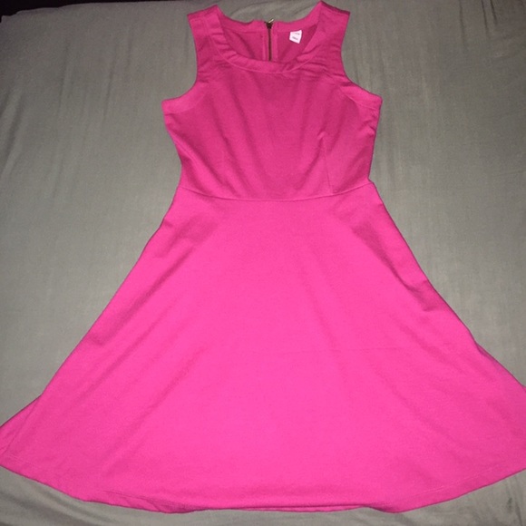 Pink dress brand new never been worn