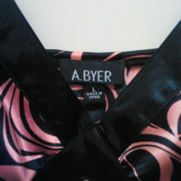 Top - Picture 2 of 4