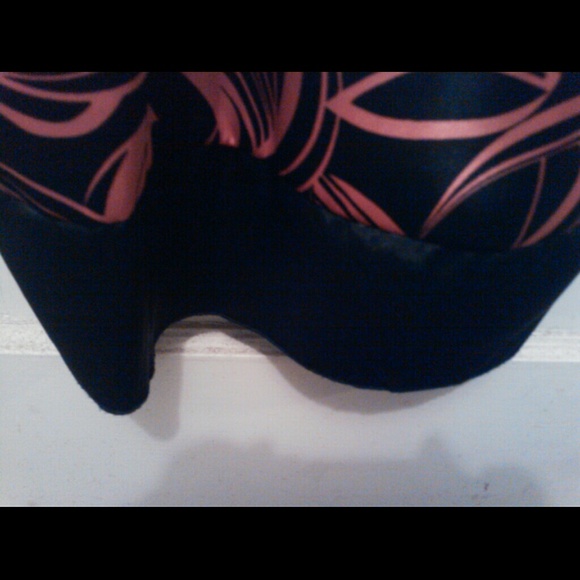 Top - Picture 4 of 4