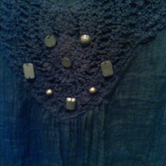 Top - Picture 3 of 4