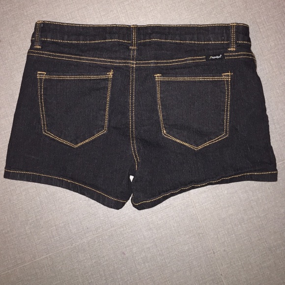 Shorts - Picture 2 of 4