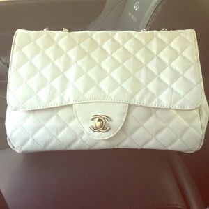 Chanel like cream quilted bag