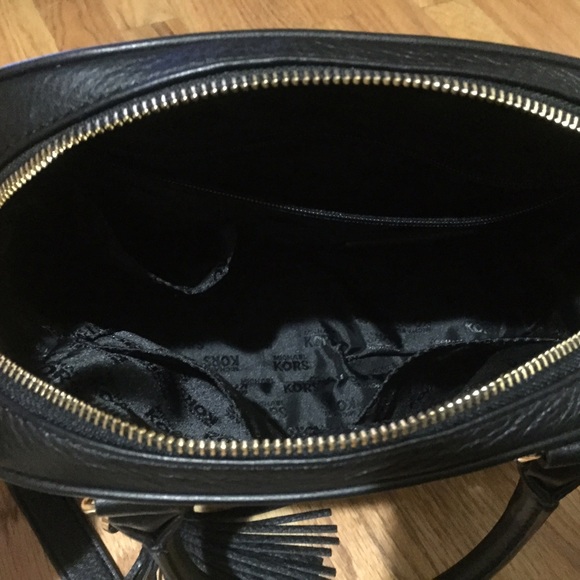 NEW Michael Kors Knox Tassel Satchel - Picture 4 of 4