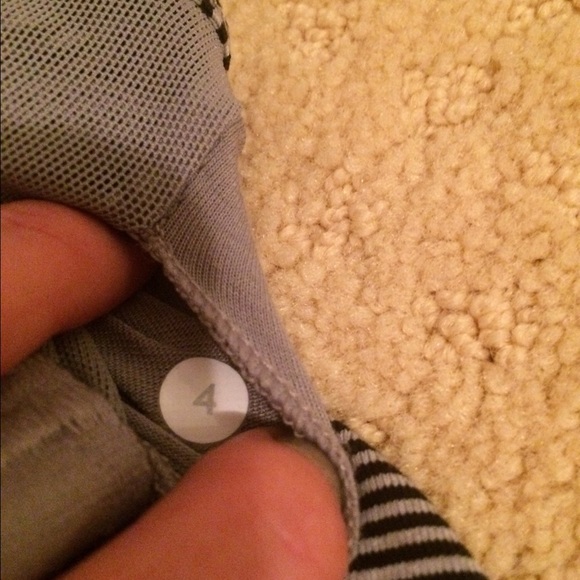 SOLD Lululemon black and grey top - Picture 3 of 3