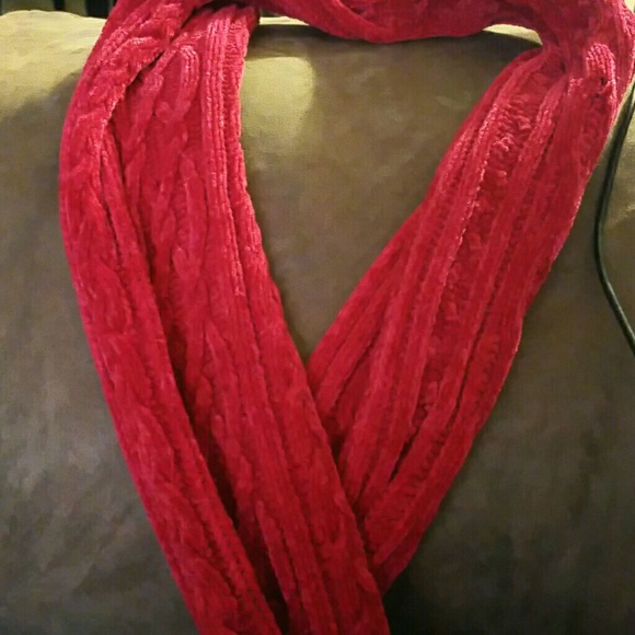 Soft Scarf - Picture 1 of 3
