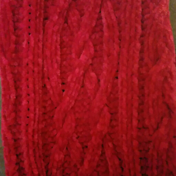 Soft Scarf - Picture 2 of 3