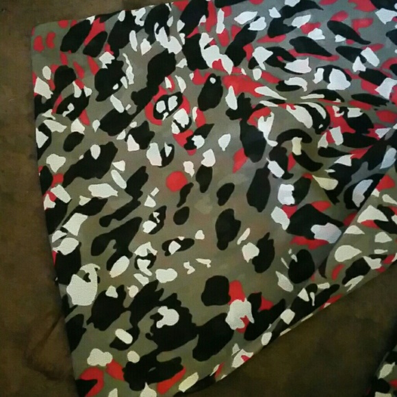 Patterned scarf - Picture 3 of 3