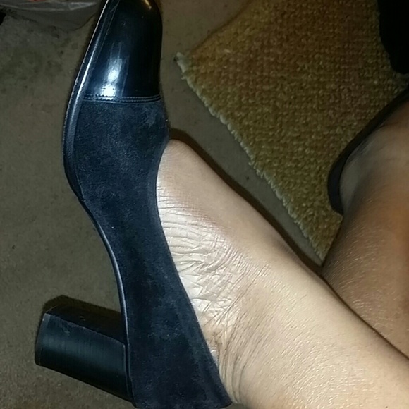 Cynthia Rowley black cap toe pumps. Sze 9AA
