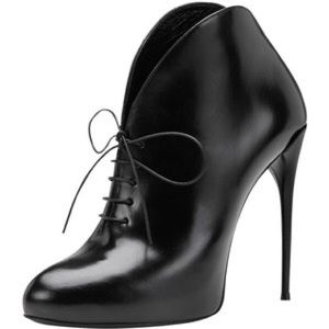 Gucci black leather bootie