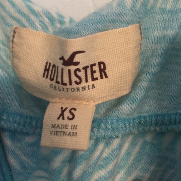 Hollister tank tops with center tie - Picture 2 of 3